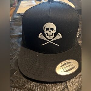 NWT Sunday Swagger Skull and Crossbones Snapback Hat